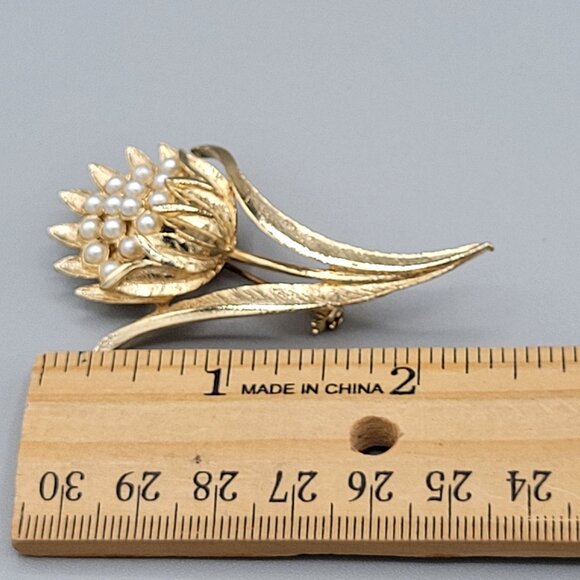 Gold Tone Floral Brooch Pin Simulated Pearl Cluster With Leaves MCM 2 1/2 in L - Picture 6 of 6